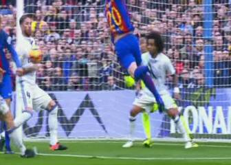 El Barcelona pidió penalti de Ramos y de Carvajal por mano
