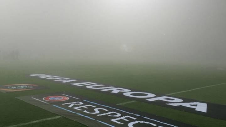 El Sassuolo-Genk de la última jornada de la fase de grupos de la Europa League 2016-2017, suspendido por la UEFA a causa de la espesísima niebla.