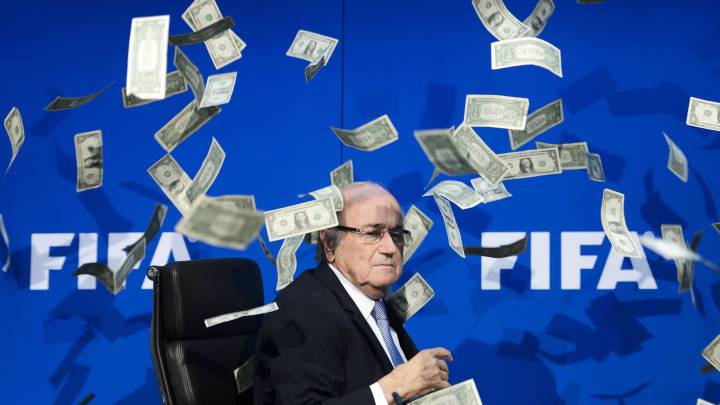 Blatter ataca a Infantino y dice que "pensó que se iba a morir"