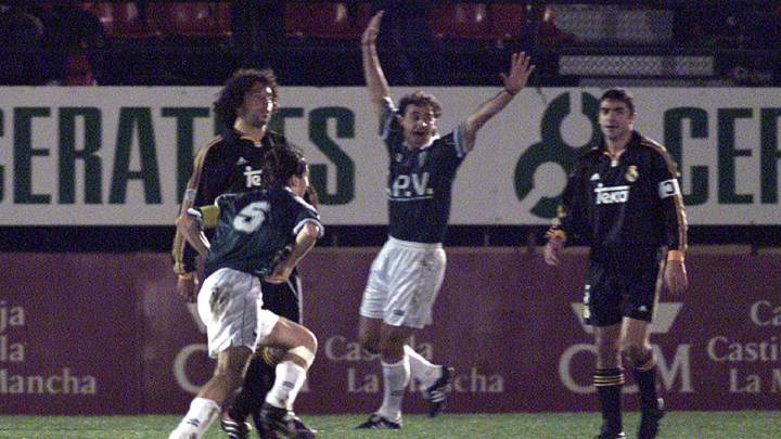 El Toledo elimina al Real Madrid de la Copa del Rey el 13/12/2000.