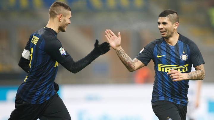 Icardi y Banega acercan el Inter a la zona Champions