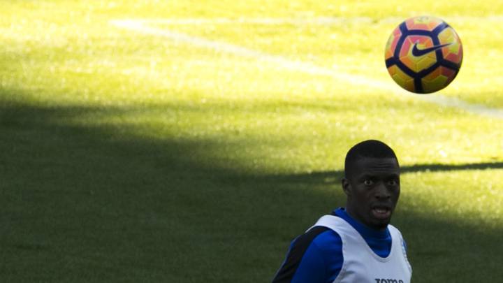 Diop jugará la Copa de África, pero espera estar ante el Depor
