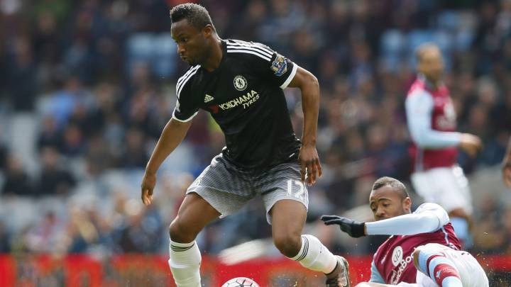 El centrocampista, Obi Mikel, durante un partido del Chelsea.