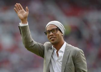 Timonel de Nacional promete ir al siquiatra si ficha a Ronaldinho