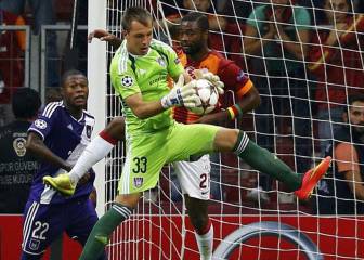 Depor land Anderlecht keeper Roef in swap deal for Rubén