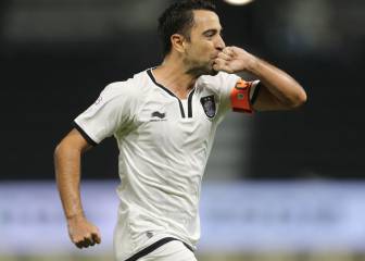 Xavi celebra su renovación con un gol y una asistencia