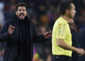 Simeone acusó a Luis Enrique de empujar al cuarto árbitro