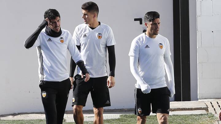 Enzó Pérez y Daniel Parejo, jugadores del Valencia, durante un entrenamiento