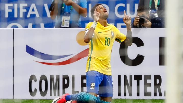 Neymar celebra su gol frente a Paraguay