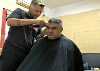Tapia 'tuiteó' en la peluquería mientras sancionaban a Messi
