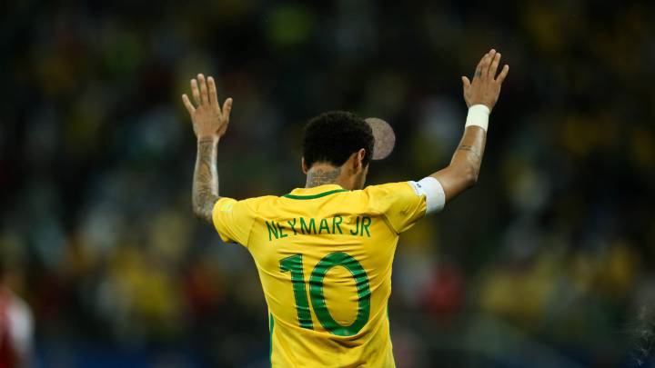 Neymar celebra el segundo gol de Brasil frente a Paraguay en la victoria conseguida en el Arena Corinthians