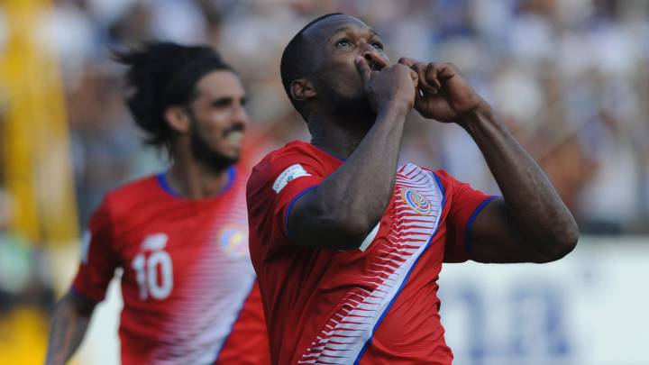 Kendall Waston celebra el gol de Costa Rica ante Honduras.