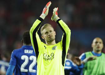 Schmeichel podría sustituir a Courtois si ficha por el Madrid