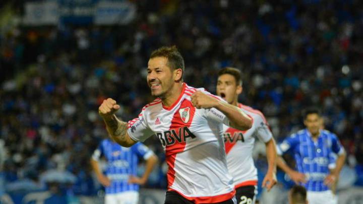 Rodrigo Mora celebra el gol que le da la victoria a River Plate ante Godoy Cruz.