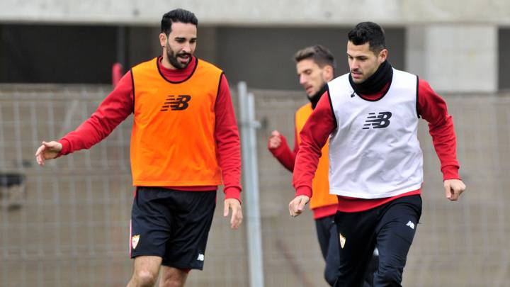 Rami y Vitolo, jugadores del Sevilla, durante un entrenamiento 