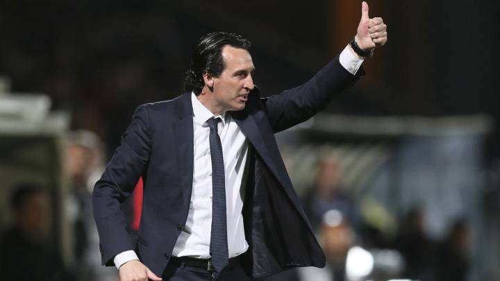 Paris Saint Germain's head coach Unai Emery gestures during the French League One soccer match, in Angers, western France, Friday, April 14, 2017.