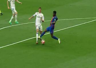 Posible penalti no pitado de Umtiti sobre Cristiano en el 2'