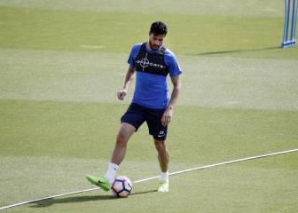 Miguel Torres aspira al once en el derbi ante el Sevilla