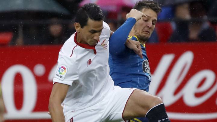 El centrocampista del Sevilla, Ganso, durante un partido.