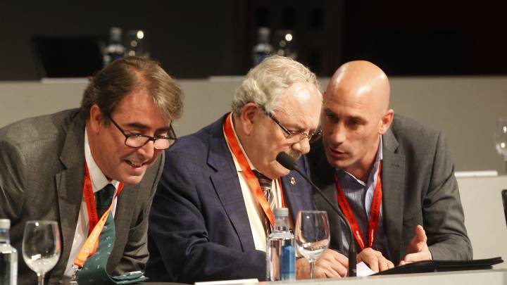 AFE propone a Villar y a Jorge Pérez explicar sus proyectos a los 13 asambleístas profesionales