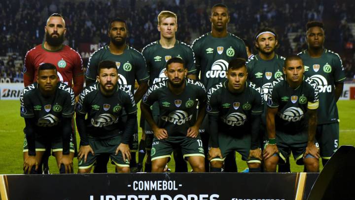 Los jugadores del Chapecoense posan antes de su partido ante Lanús en Copa Libertadores.