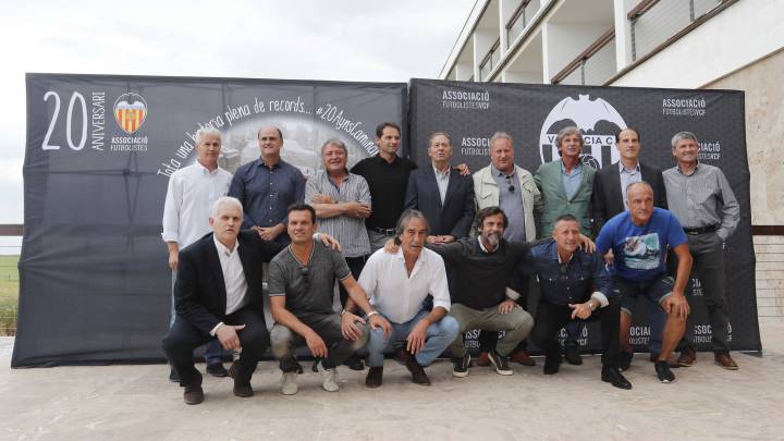 La Asociación de Futbolistas del Valencia reunió en El Parador Nacional de El Saler a 15 integrantes del Valencia que logró el ascenso en 1987.
