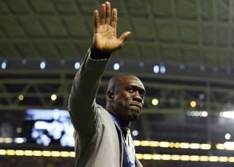 Clarence Seedorf offers his services to Santos