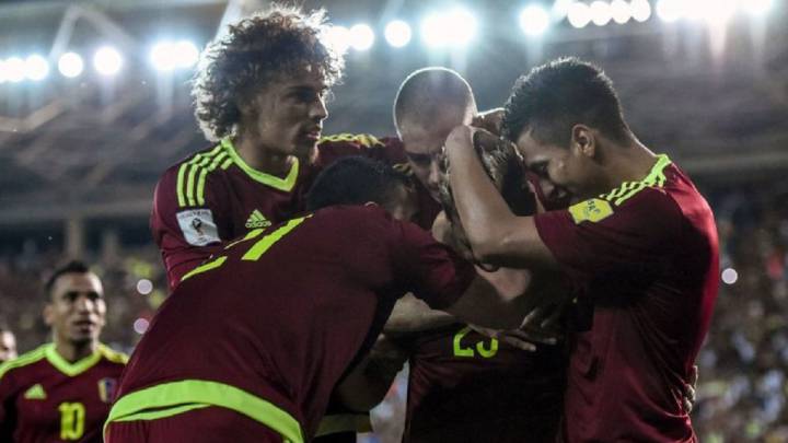 Venezuela celebra el gol de Junior Moreno ante Ecuador.
