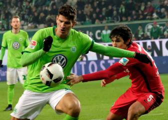 Mario Gómez renueva con el Wolfsburgo hasta junio de 2018