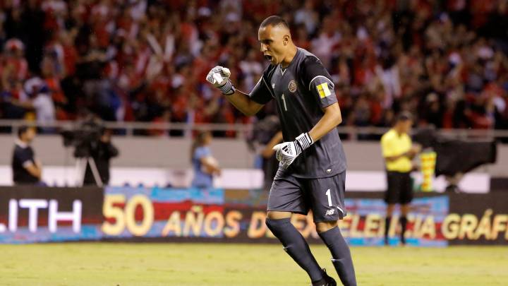 Keylor Navas celebra uno de los goles anotados por Costa Rica ante Trinidad y Tobago