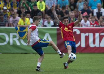 Denis admits to Bellerin's doubts over Barcelona switch