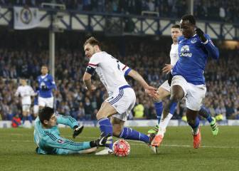 Courtois no renovará hasta saber cuánto le pagarán a Lukaku