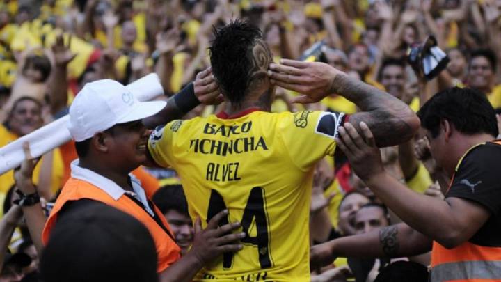 Jonatan Alvez celebra el gol de la victoria de Barcelona sobre Emelec.
