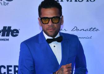Dani Alves has PSG medical, deal set to be confirmed