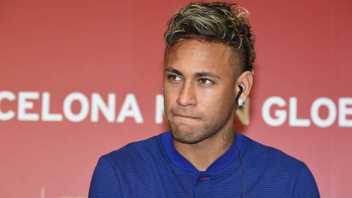 Reports: Neymar tells PSG's Brazilian players that he'll be with them next season