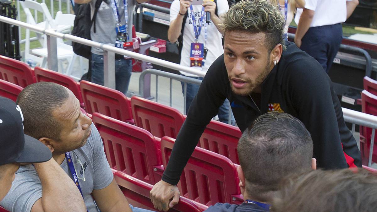 El PSG acelera por Neymar y este viernes ya ha acordado las comisiones del traspaso: pagará 36 millones de euros.