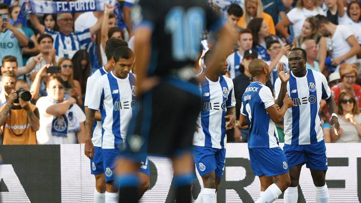 Aboubakar (1-R) of FC Porto celebrates with team mates after scores the first goal during the Pre-Season Friendly match between FC Porto and RC Deportivo La Coruna at Estadio do Dragao on July 30, 2017 in Porto, Portugal.