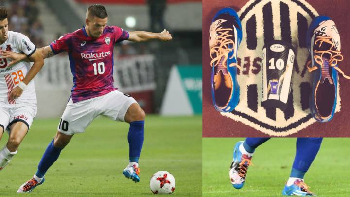 Lukas Podolski y sus botas de Oliver y Benji, en su debut en Japón.