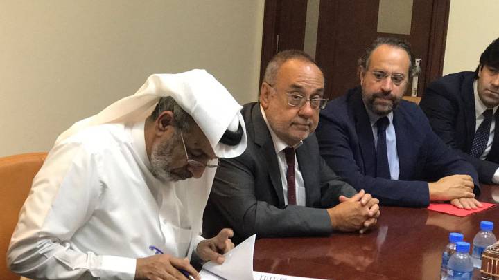 Acuerdo As Arabia entre los directivos de As y los del grupo Dar Al Sharq. 