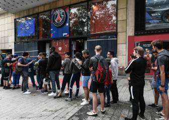 'Neymarmanía' en París: su camiseta, agotada