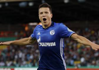 Konoplyanka clasifica al Schalke; el Hertha sufrió