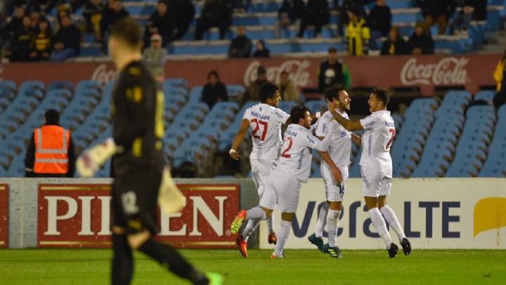 Nacional celebra el gol de Sebastián Rodríguez ante Peñarol.
