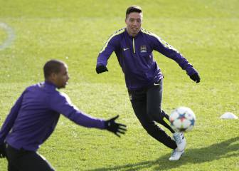 Nasri deja de ser compañero de Bravo tras firmar en club turco