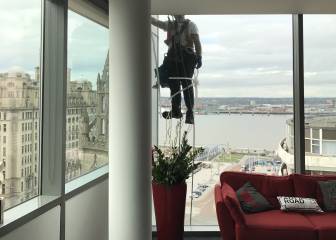 Liverpool CEO posts ironic deadline day tweet