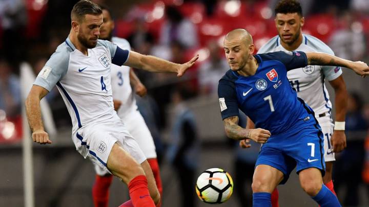 Inglaterra remonta a Eslovaquia pero sigue dejando dudas
