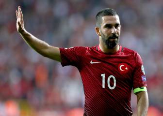 Arda Turan rejects move away from Barcelona