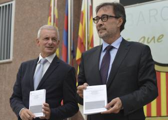 Benedito recoge las papeletas para la moción de censura