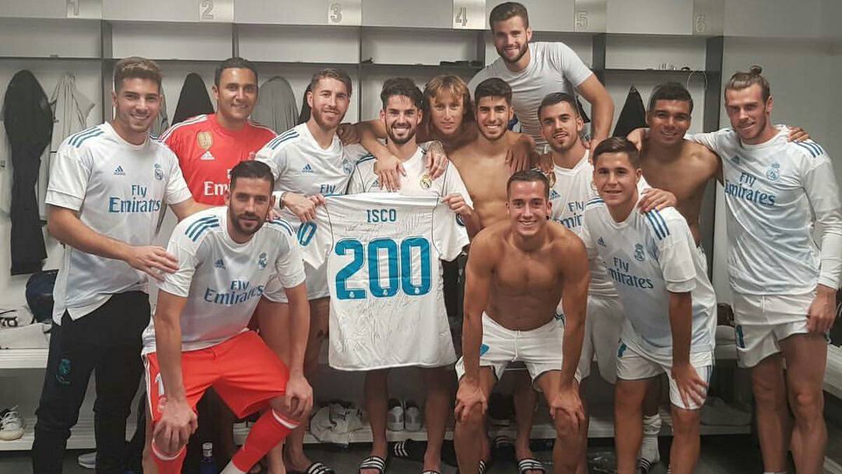Isco, con la camiseta que conmemora sus 200 partidos con el Real Madrid.