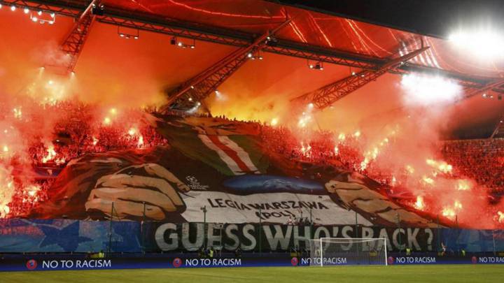 Un grupo de hinchas atacan a jugadores del Legia de Varsovia