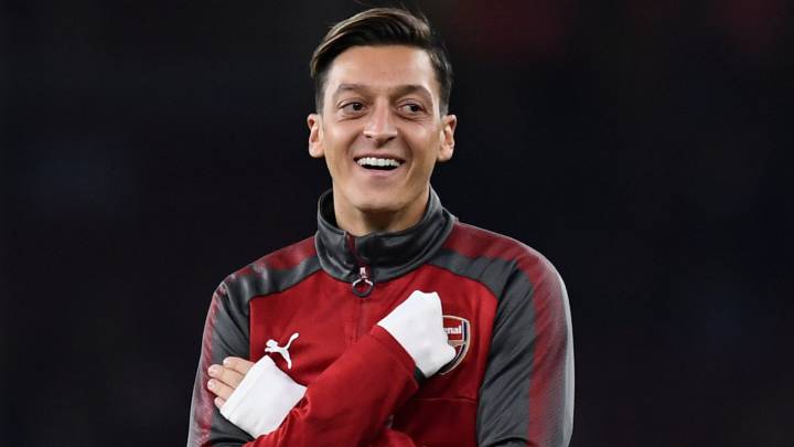 Llueven críticas para Özil: "Ya ha dejado mentalmente el Arsenal"